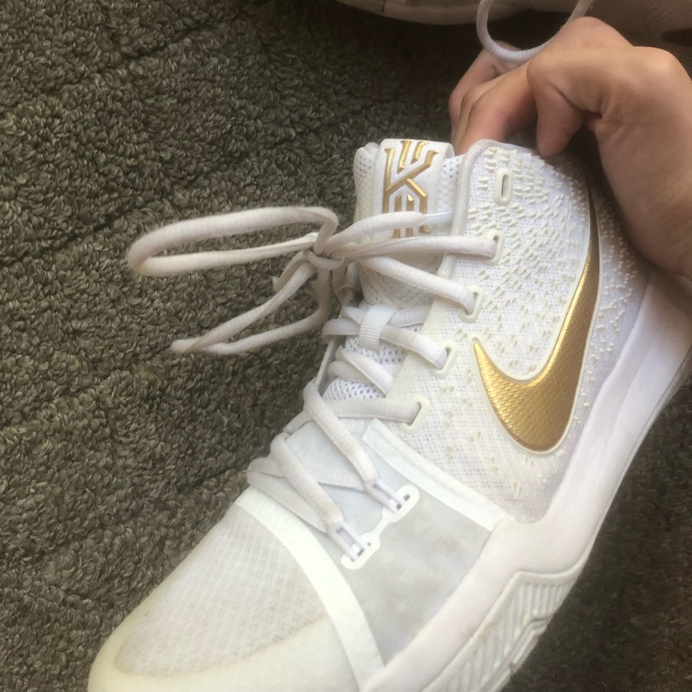 KYRIE 3.0 FINAL BASKETBALL HIGHTOPS WHITE/GOLD